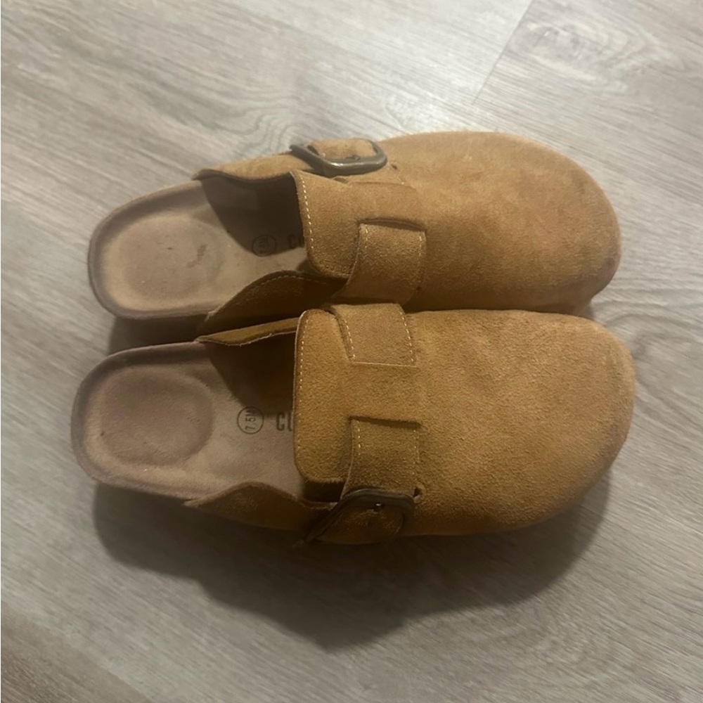 Women's Cozy Tan Suede Slippers